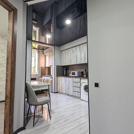 Gari'S Apartment Next To Borjomi Central Park 외부 사진